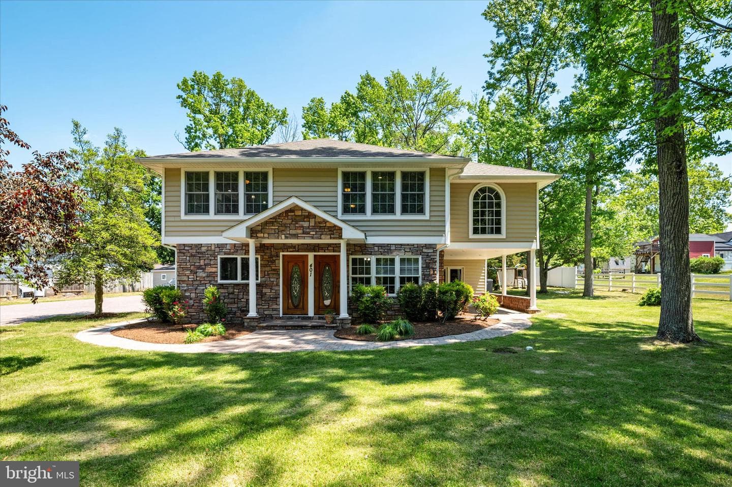 401 Beach Drive photo 55