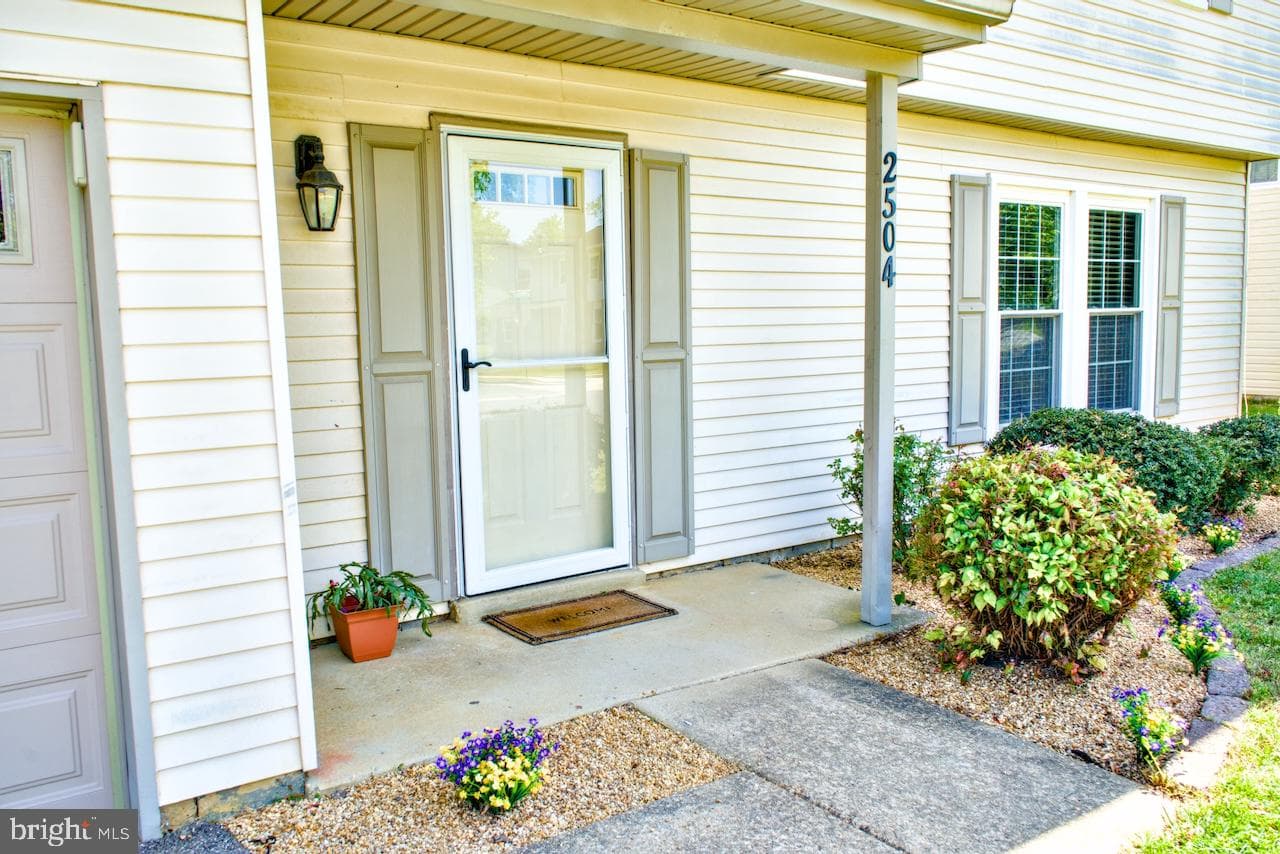 2504 Symphony Lane photo 2