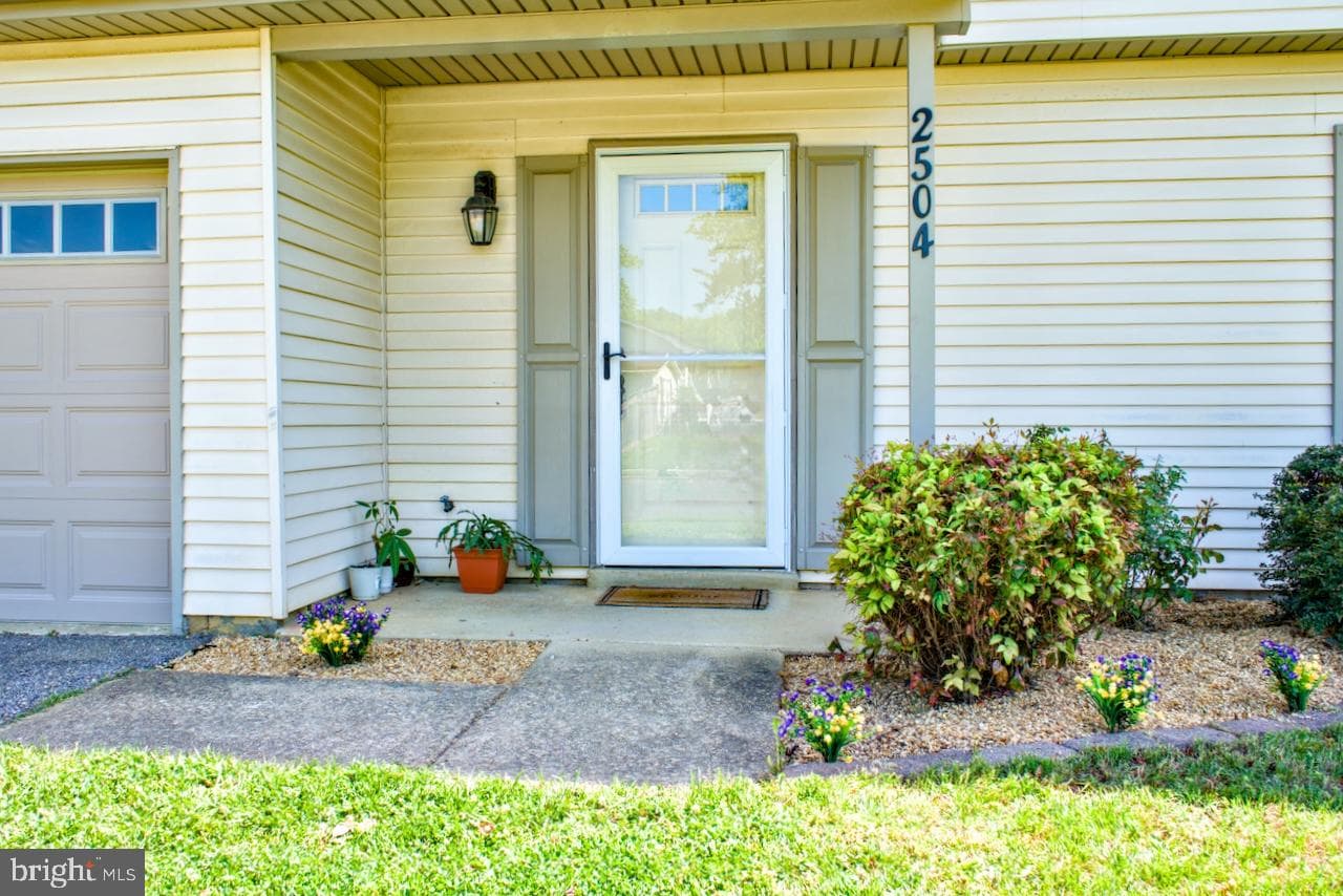 2504 Symphony Lane photo 3