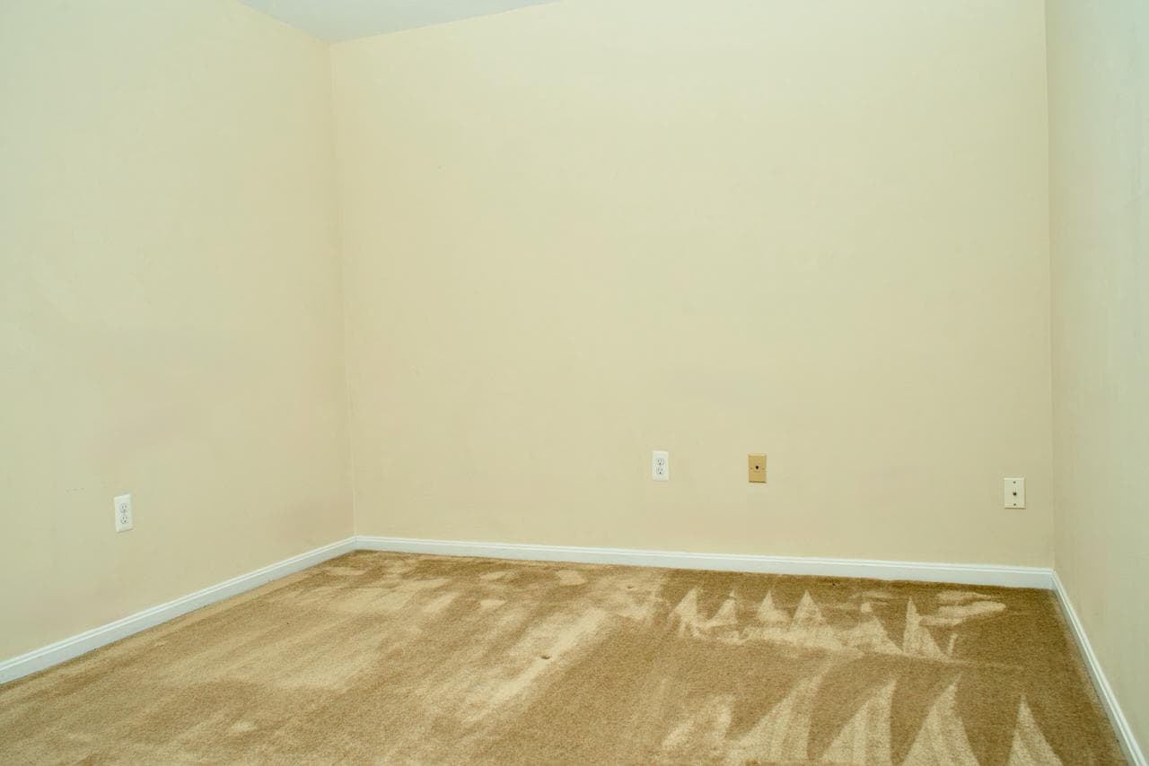 2504 Symphony Lane photo 32