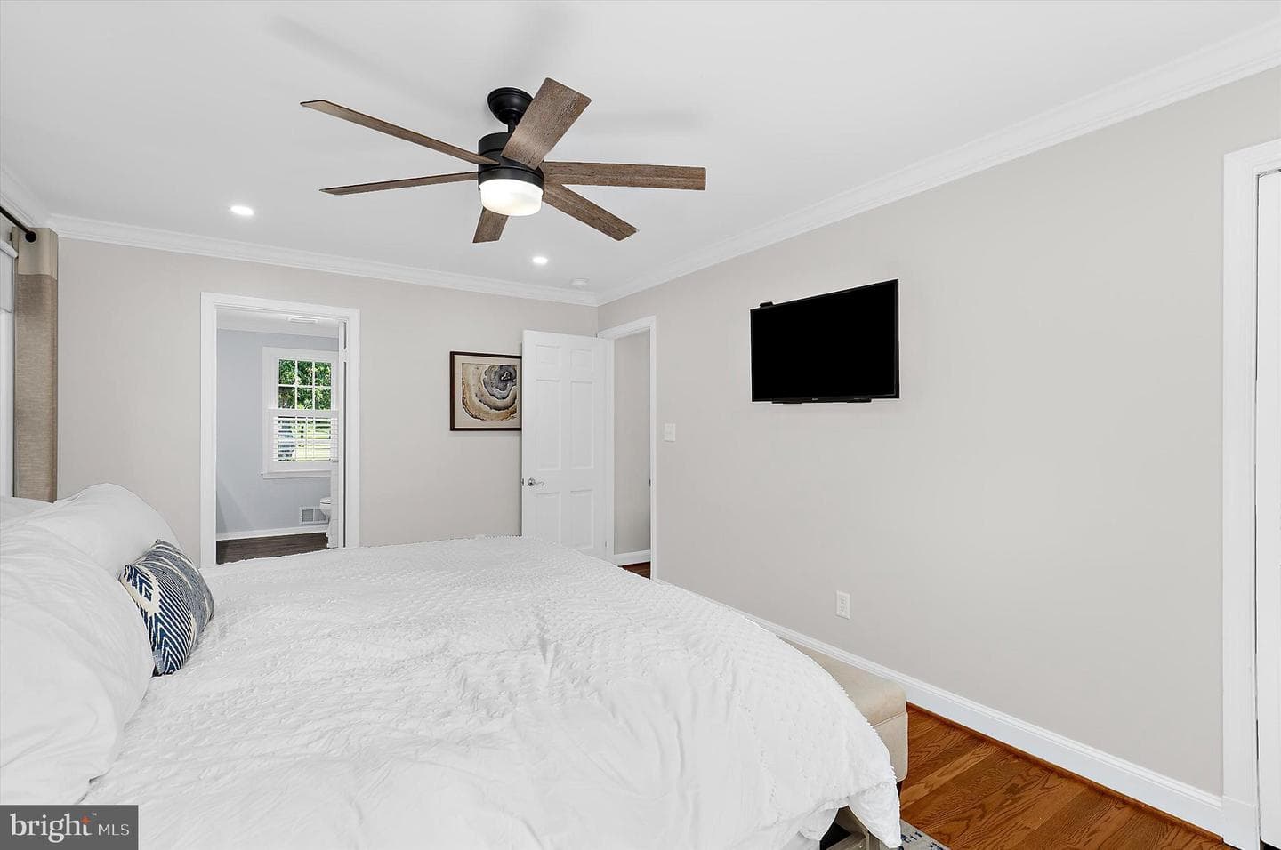 213 Saint Ives Drive photo 31