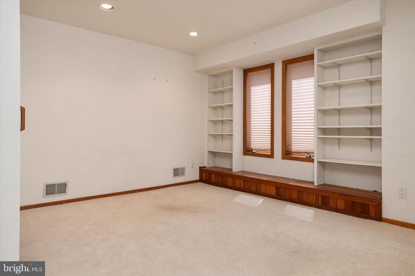 377 Broadview Lane photo 38