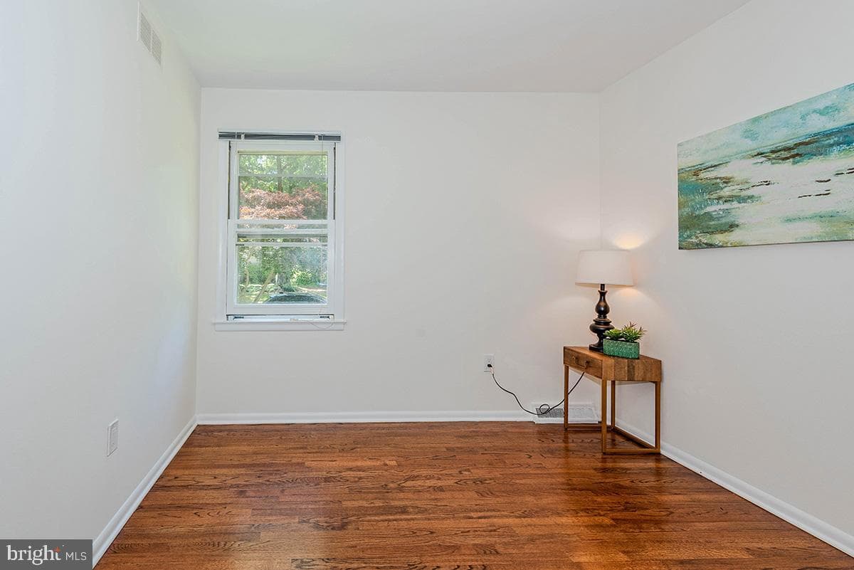 149 Northway photo 23