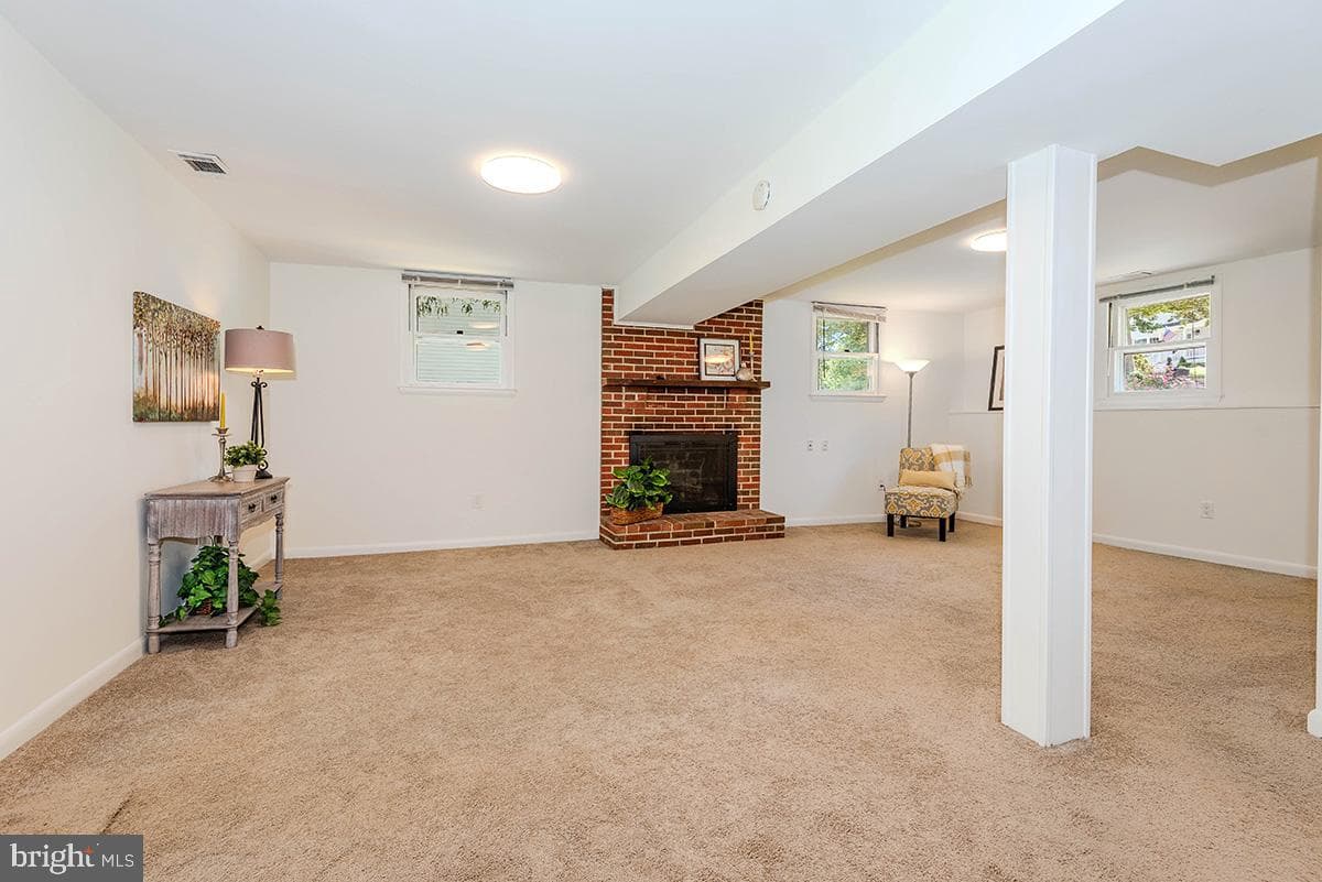 149 Northway photo 32