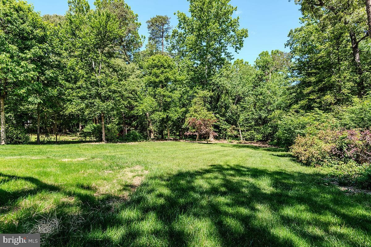 149 Northway photo 40