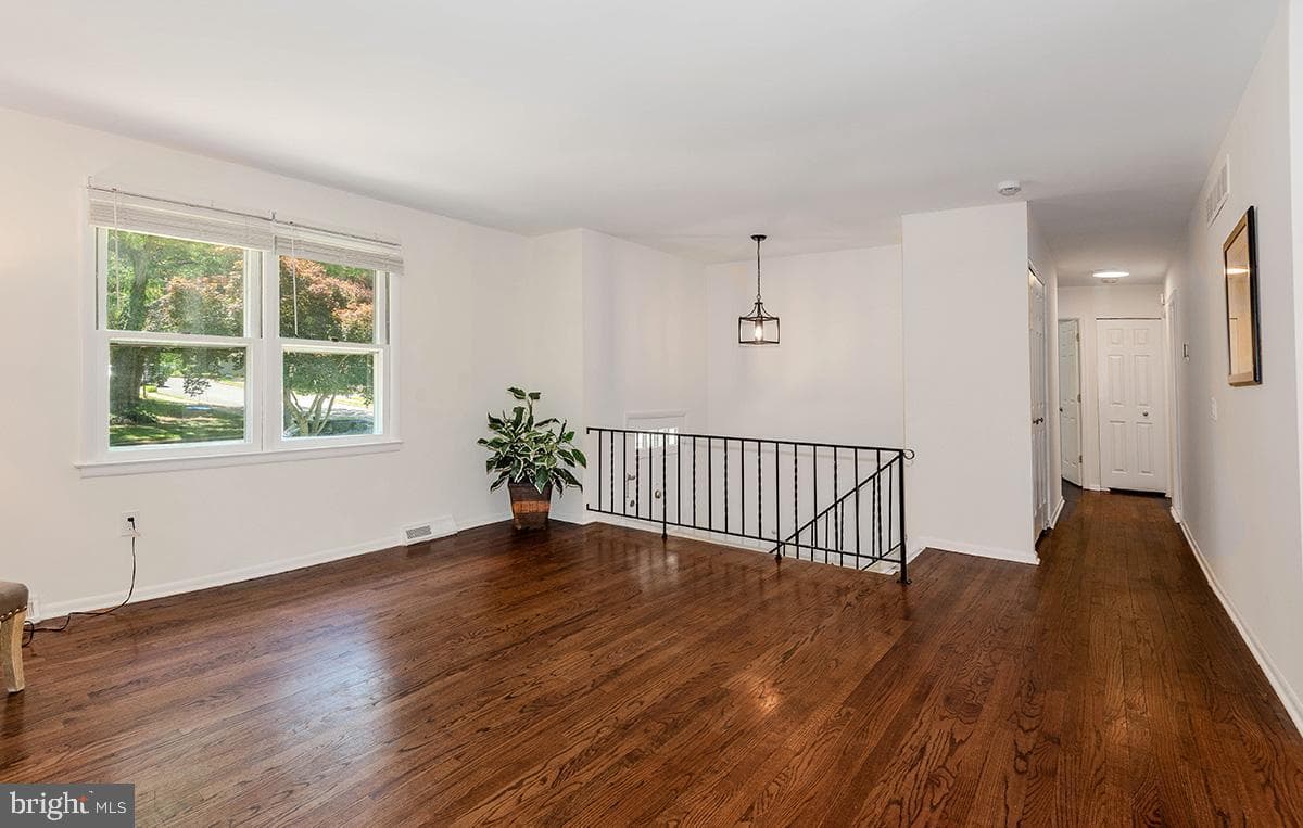 149 Northway photo 8