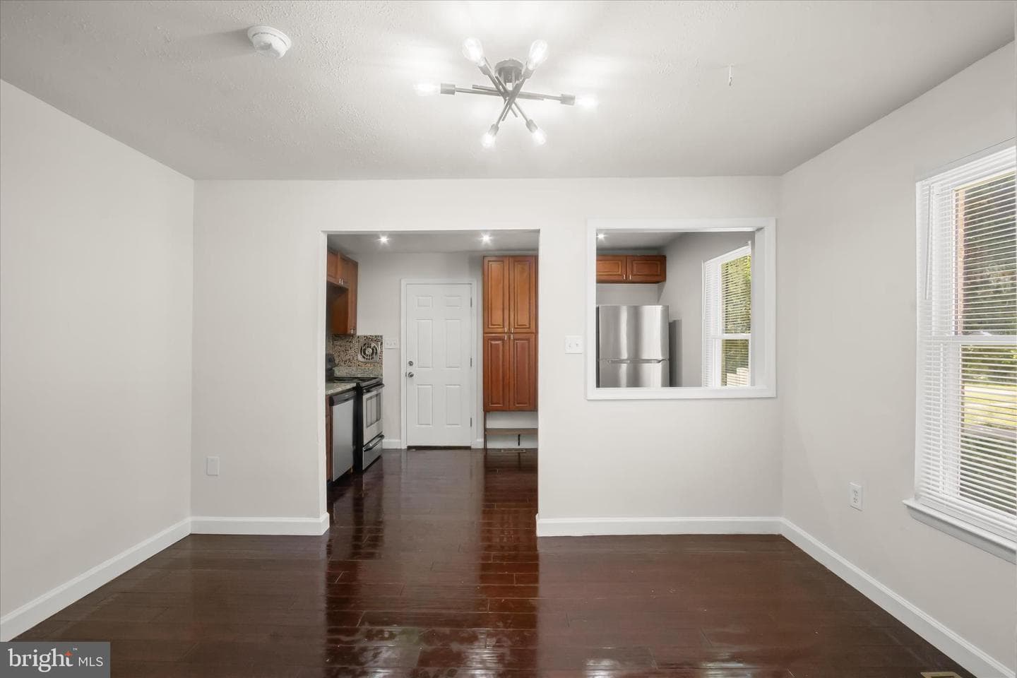 8219 Tomlinson Court photo 9