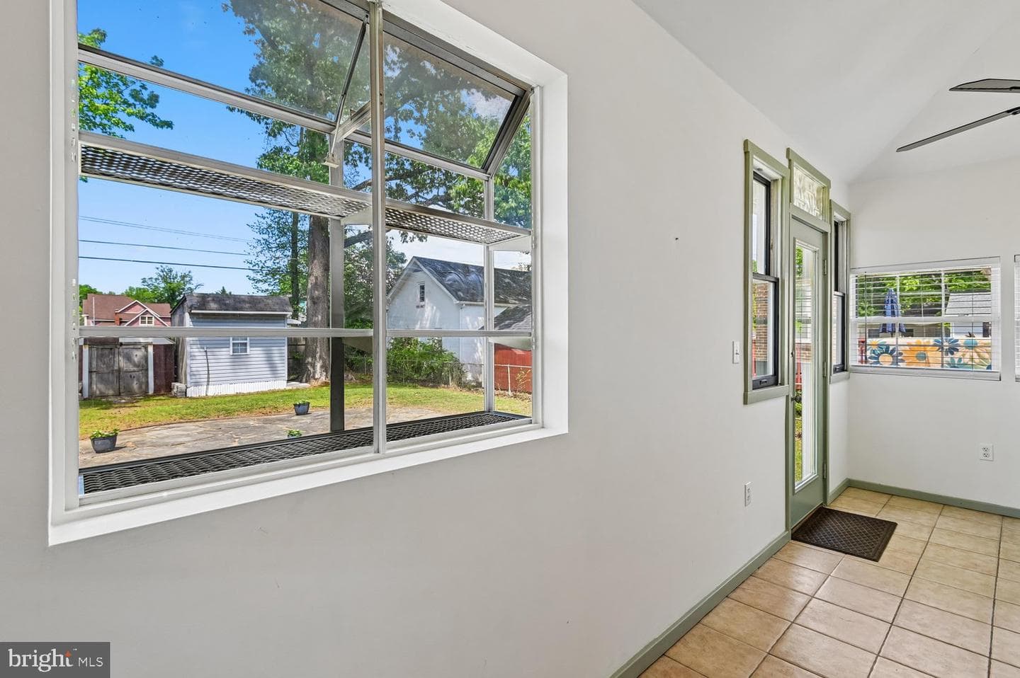 302 Linden Avenue photo 22