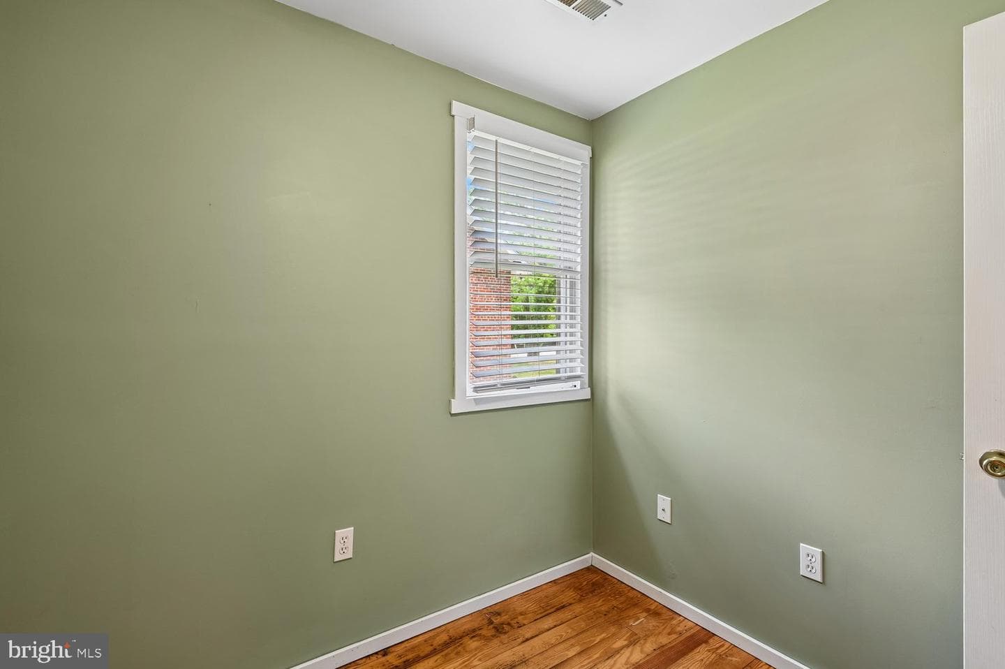 302 Linden Avenue photo 36