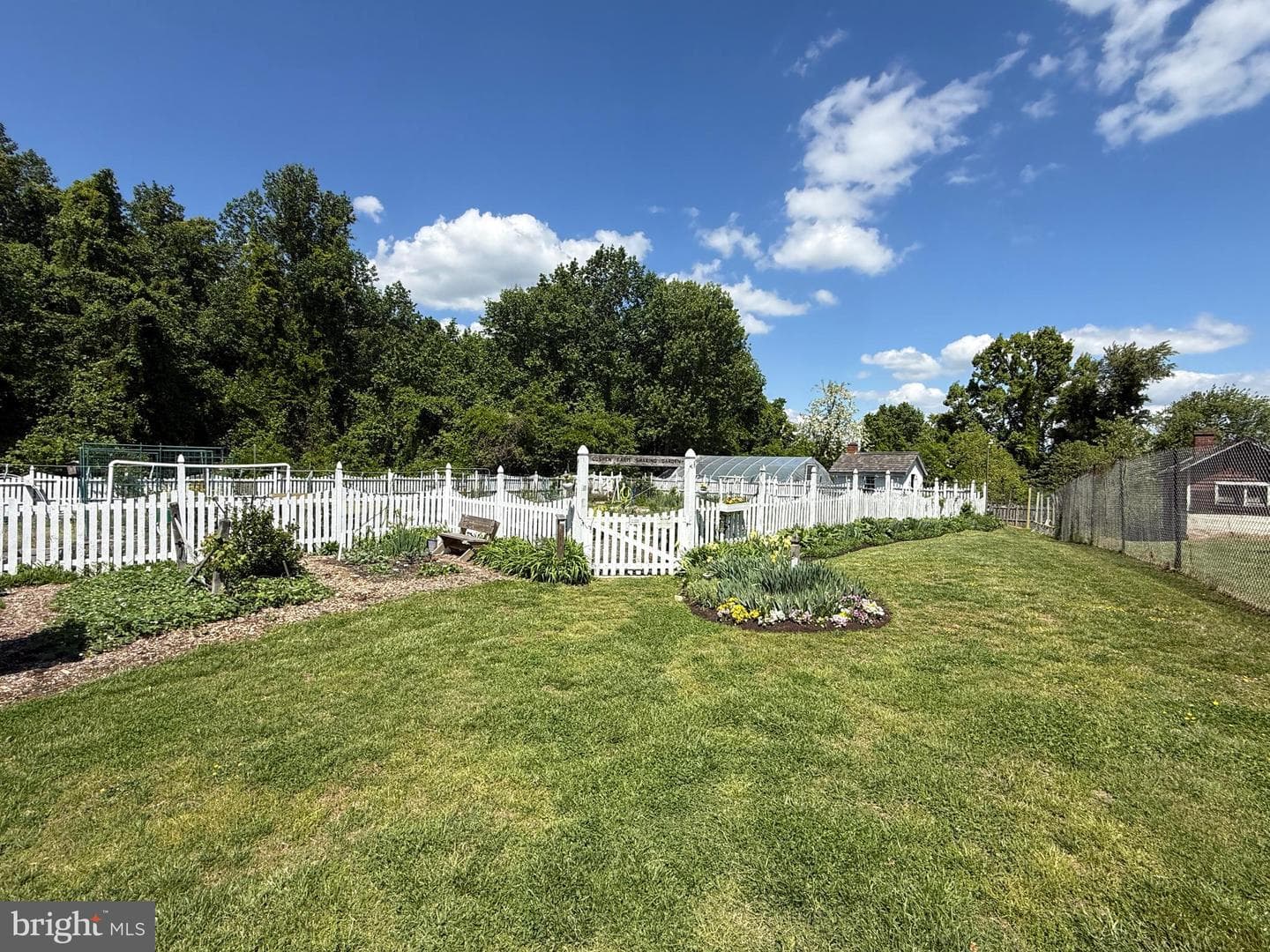 404 Peach Court photo 24