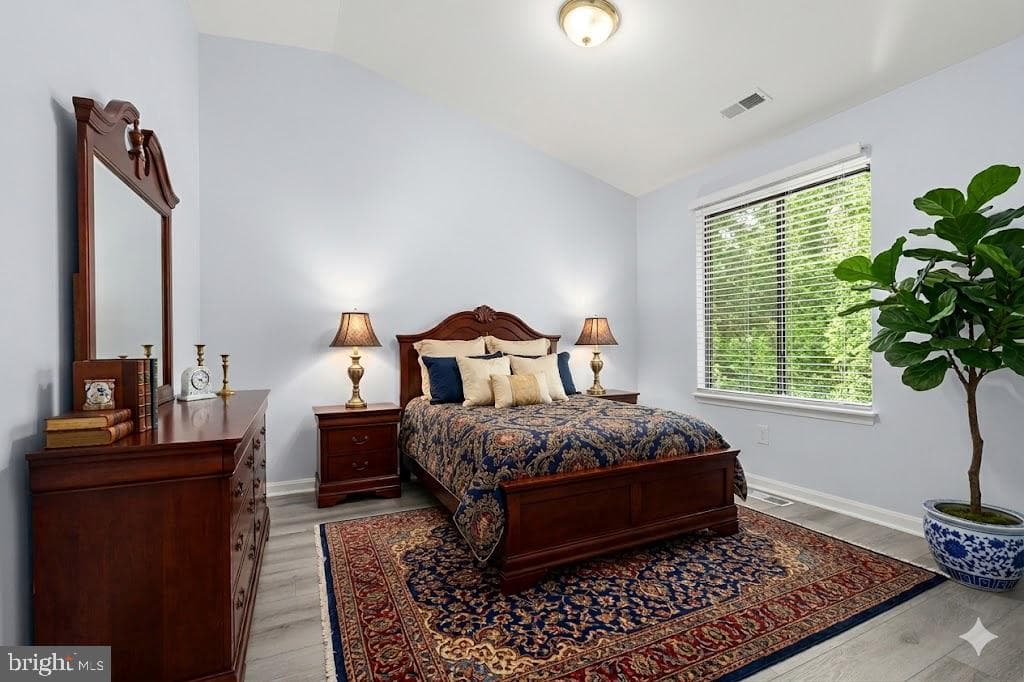 404 Peach Court photo 8