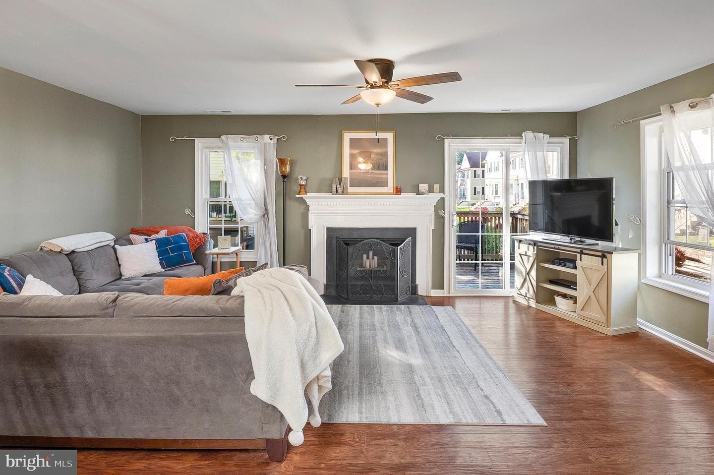 1476 Lowell photo 11