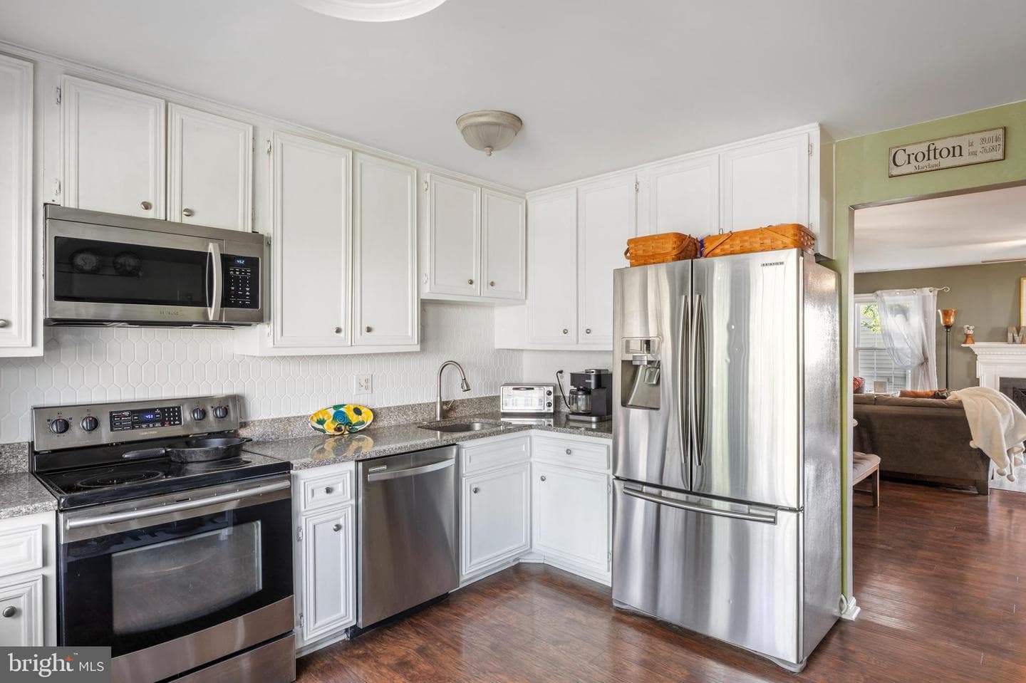 1476 Lowell photo 5