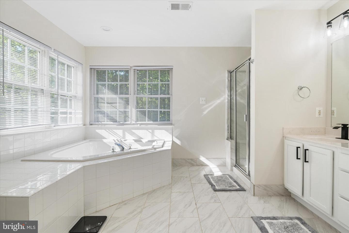 1408 Saybrooke Court photo 30