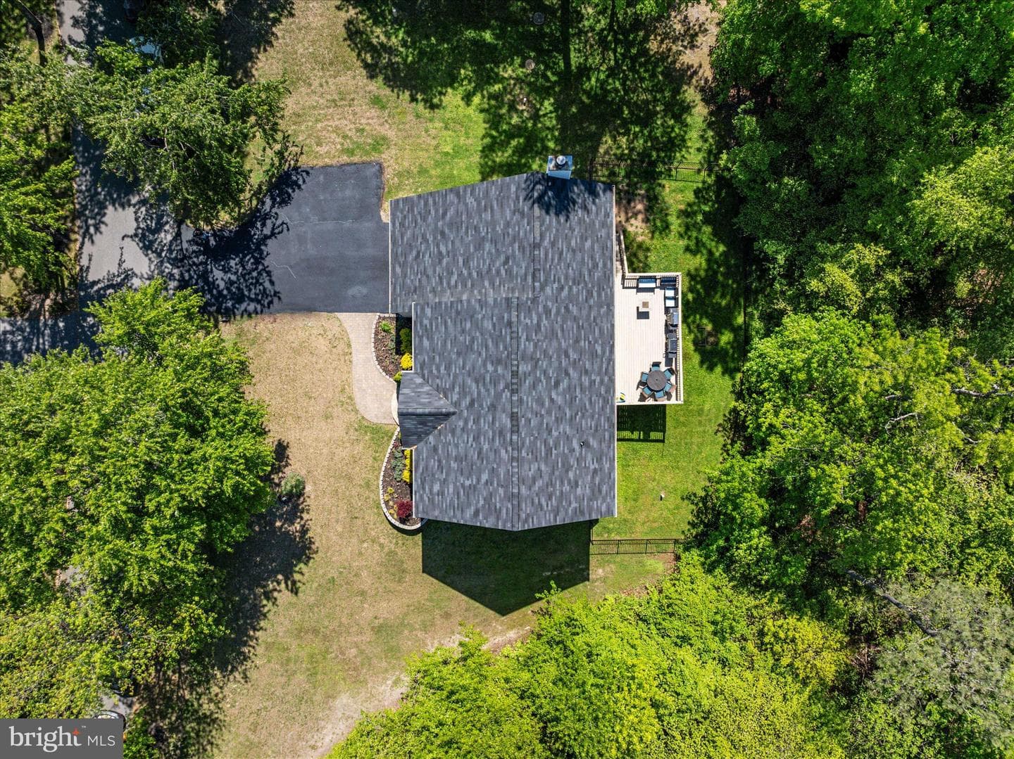 1408 Saybrooke Court photo 4