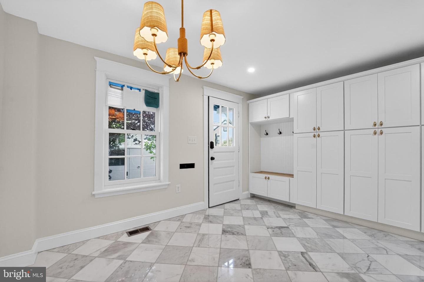 9 College Avenue photo 6