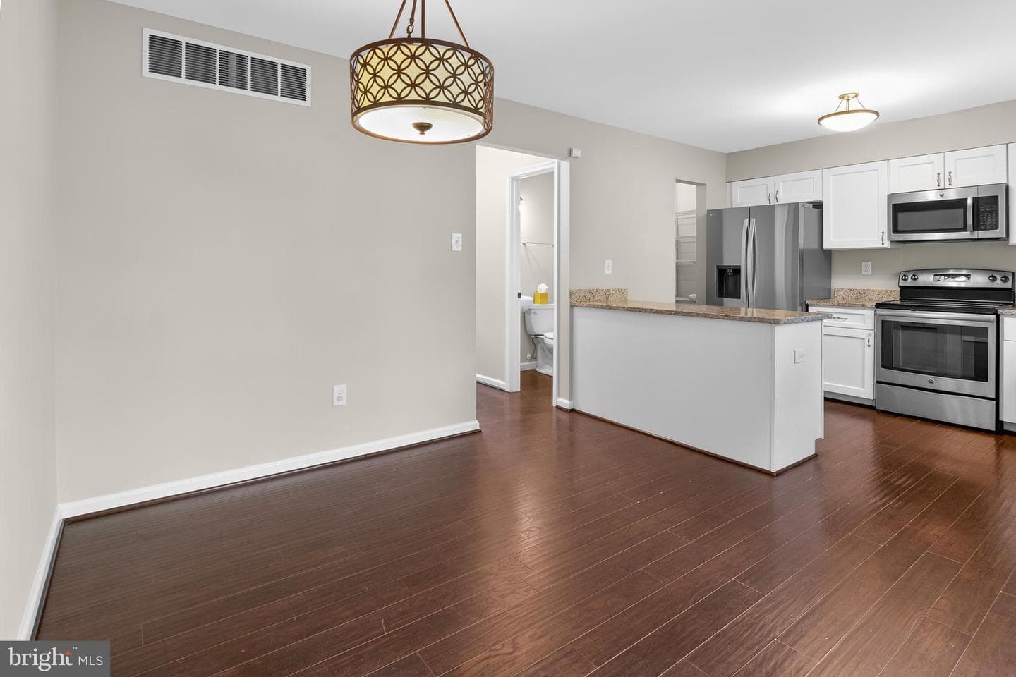 8011 Mansion House Crossing photo 17