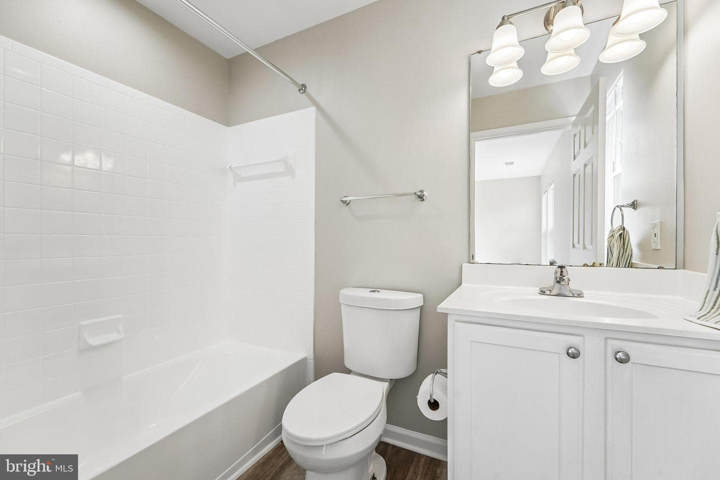 1461 Pangbourne Way photo 25