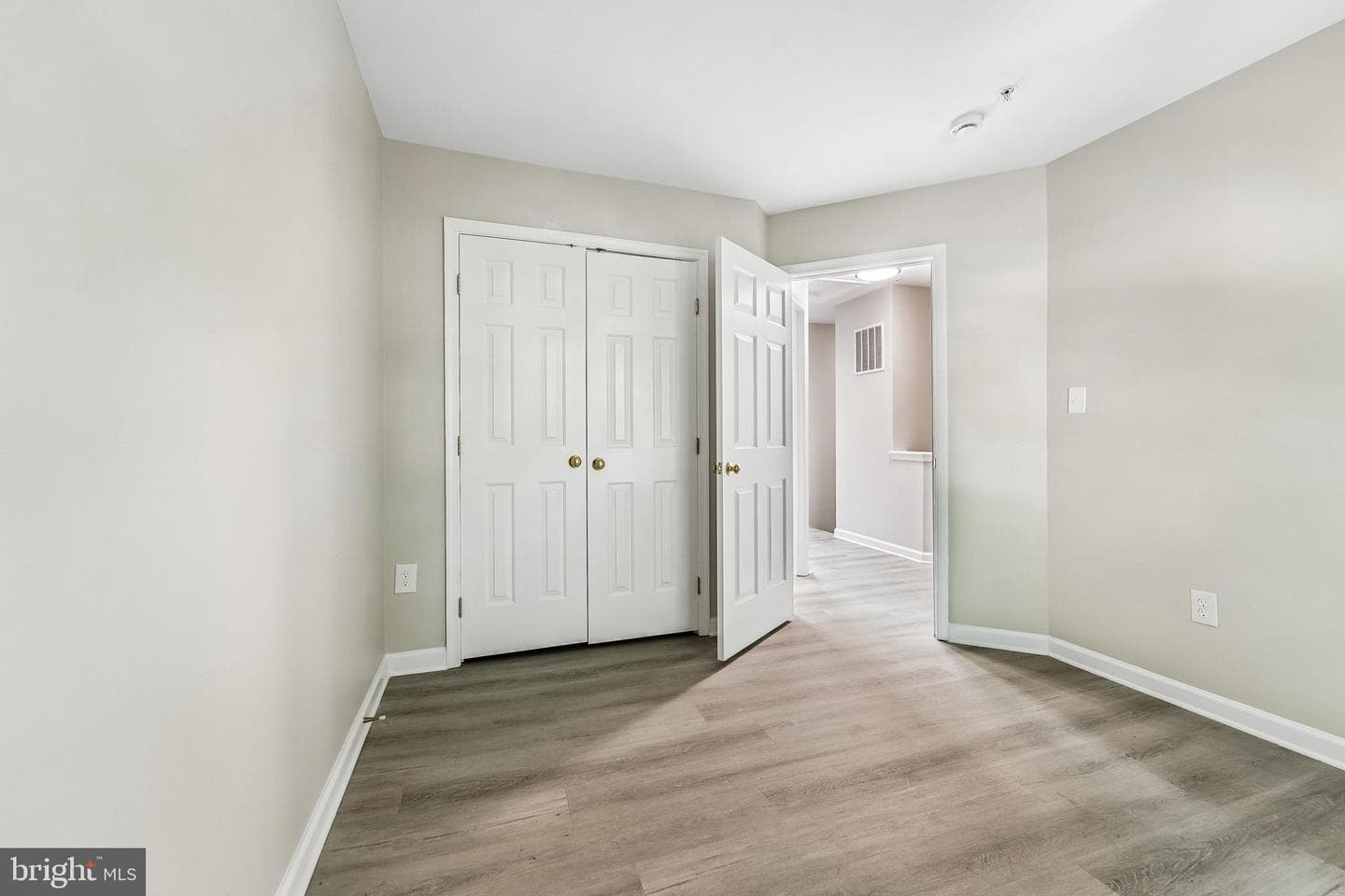 1461 Pangbourne Way photo 29