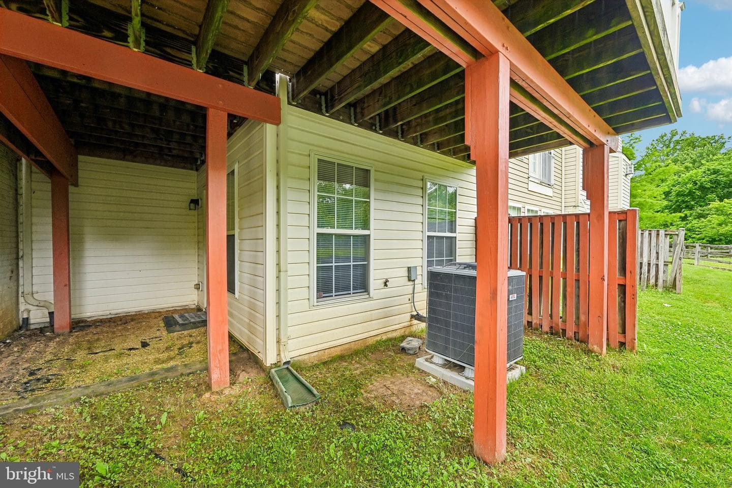 1461 Pangbourne Way photo 39