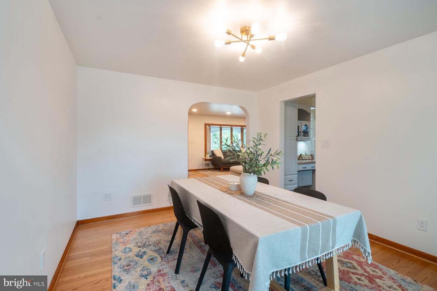 6303 Homewood photo 12