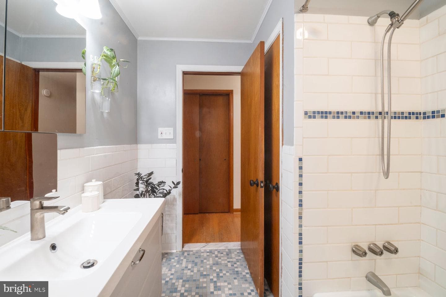 6303 Homewood photo 21