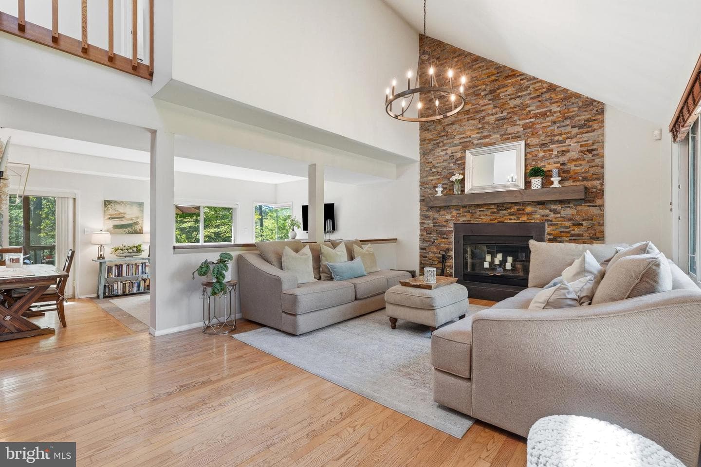 279 Capote Court W photo 5