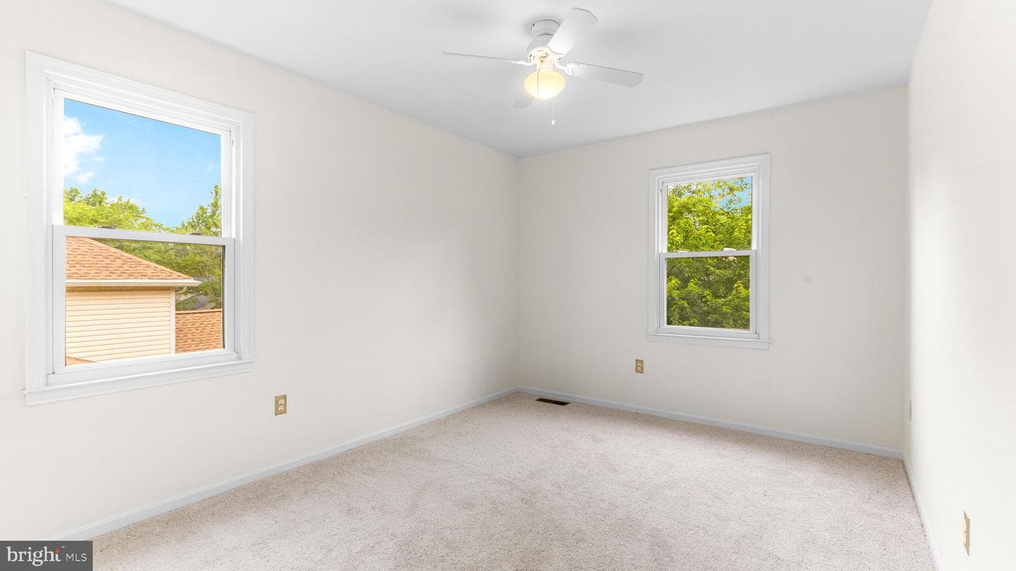 1728 Mayfair Place photo 38