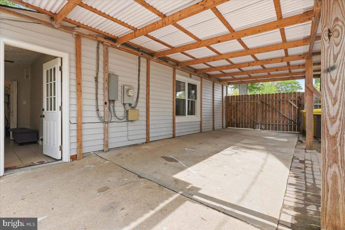 1715 Saunders Way photo 22