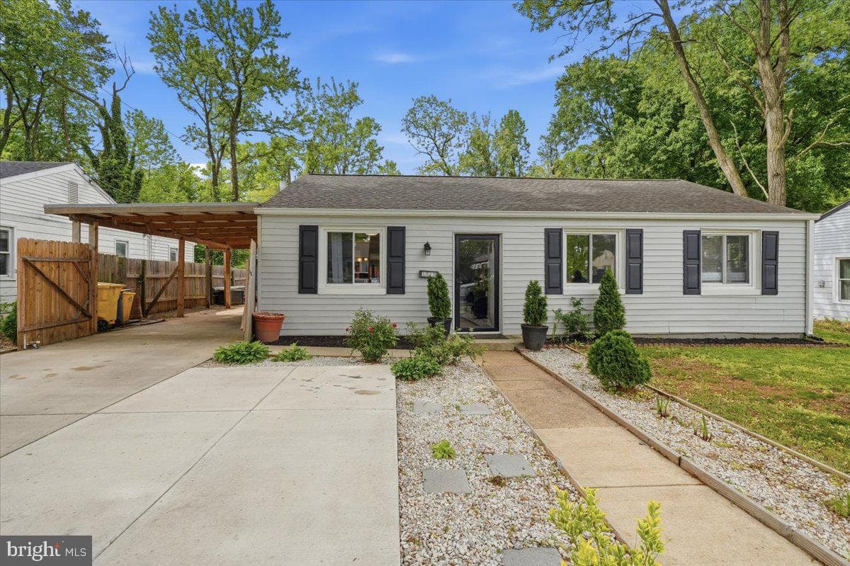1715 Saunders Way photo 7
