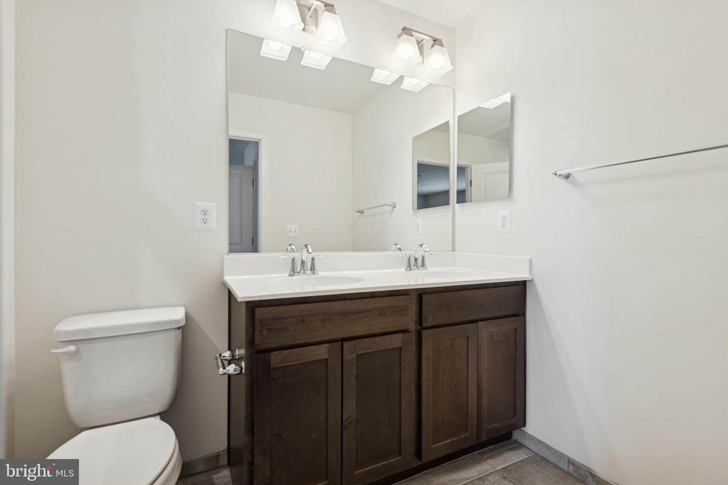 7821 Wolf Run Lane photo 17