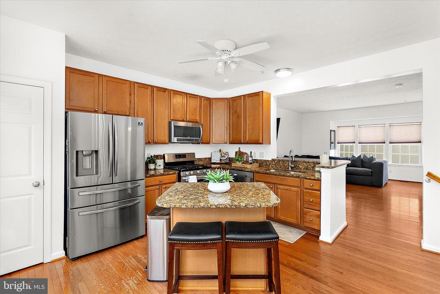 7214 Mockingbird Circle photo 7