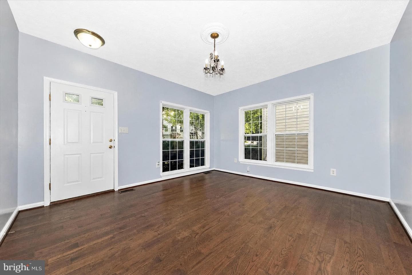 8232 Lyndhurst Street photo 3