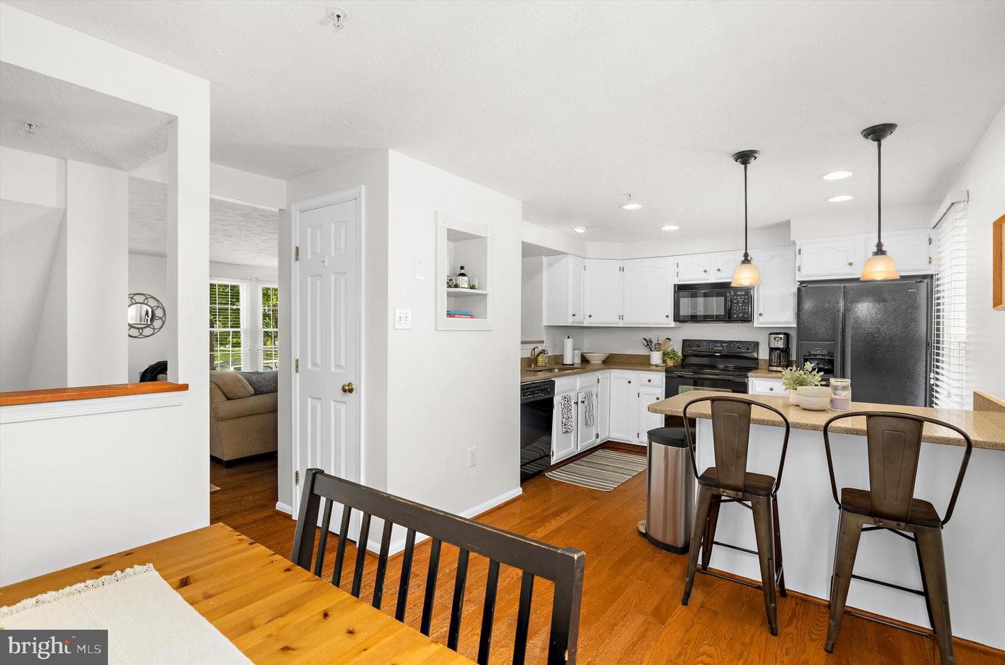 566 Quaker Ridge Court #116 photo 2