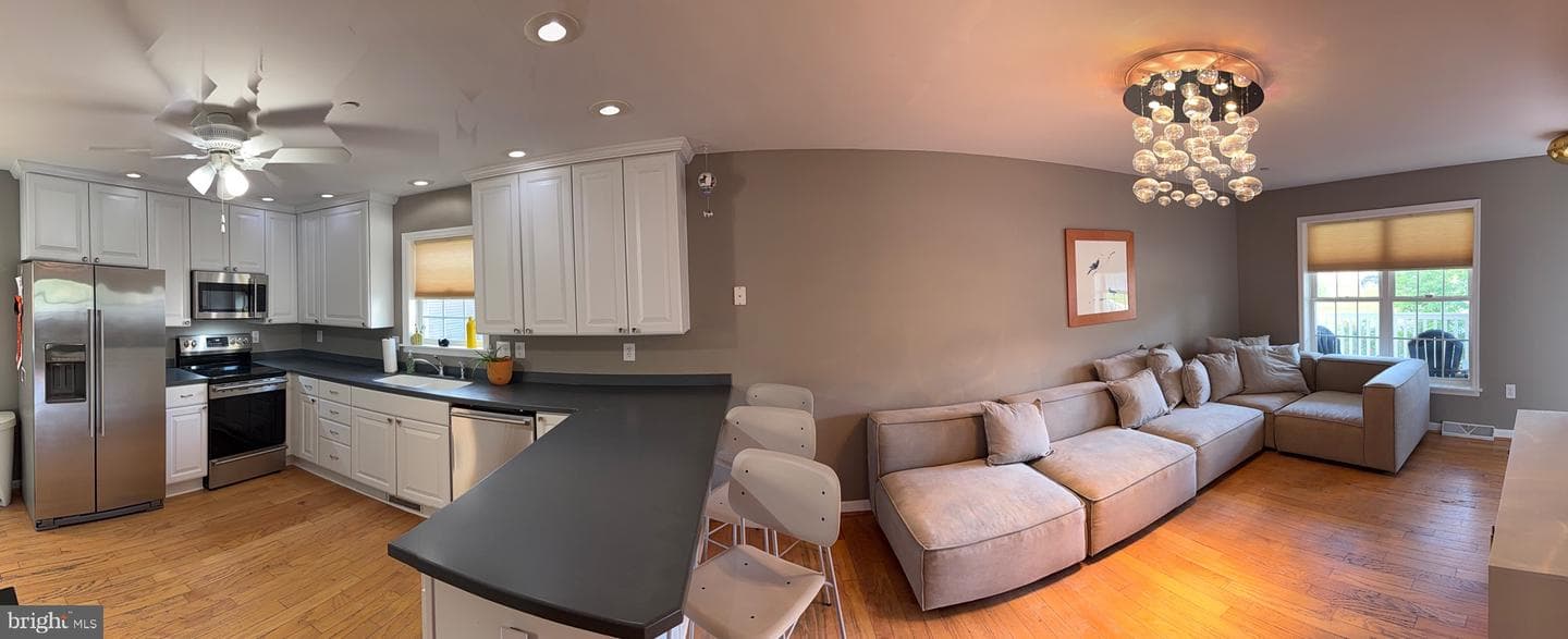 1325 Tree Side Court photo 4