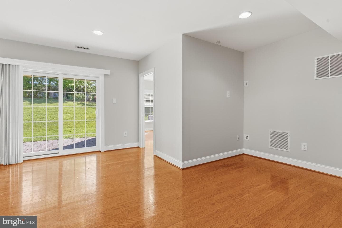 211 Zinfandel Lane photo 8