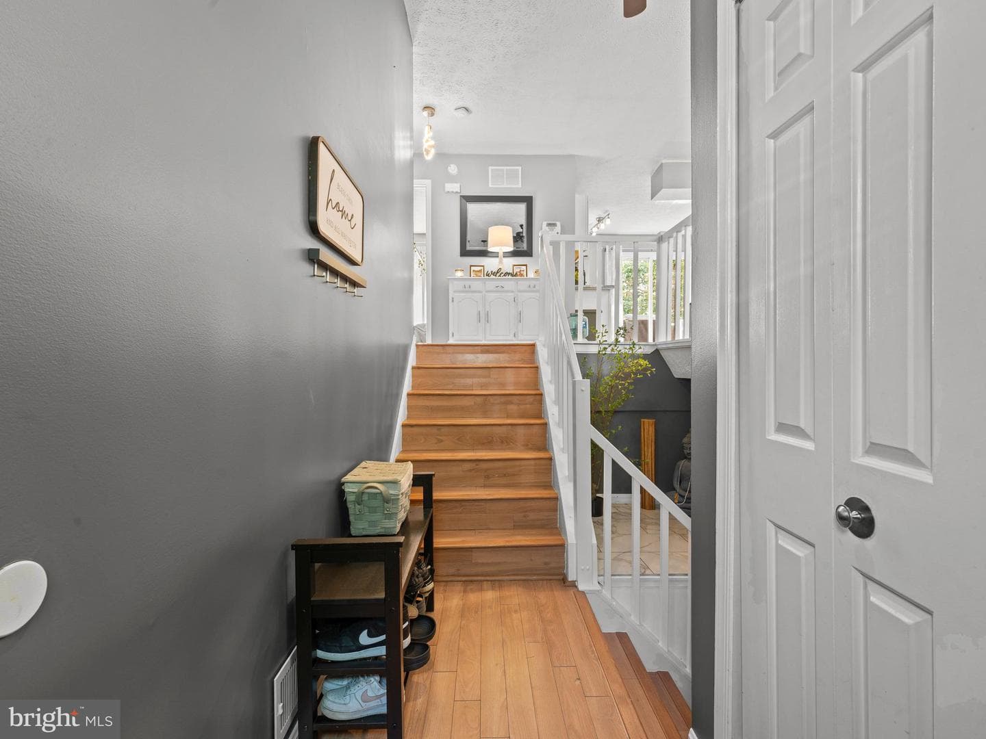 7107 Pickering Court photo 4