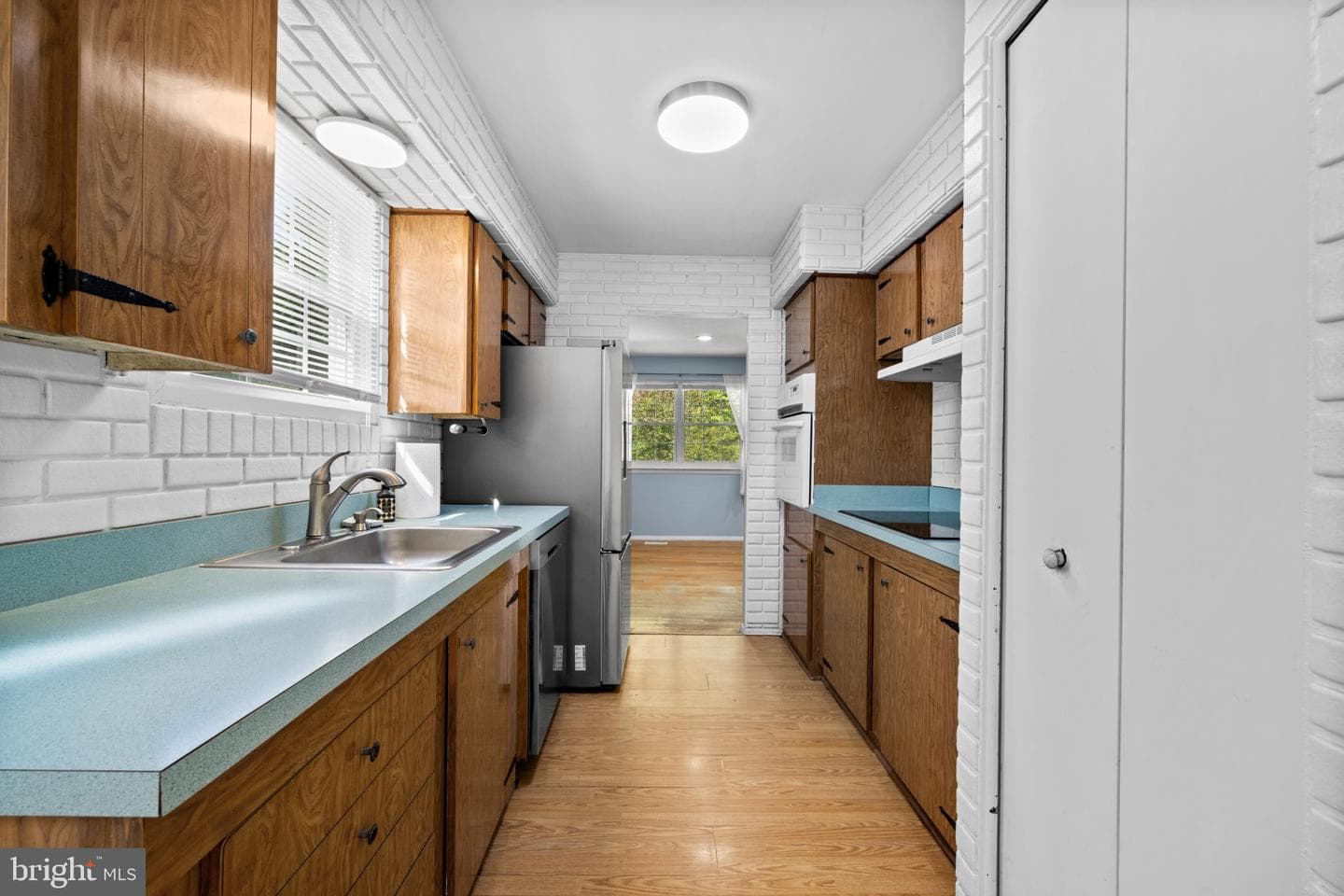 8091 Phirne Road E photo 11
