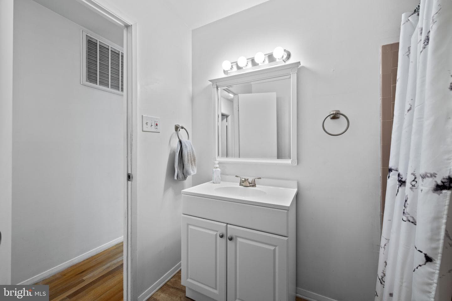 8091 Phirne Road E photo 24