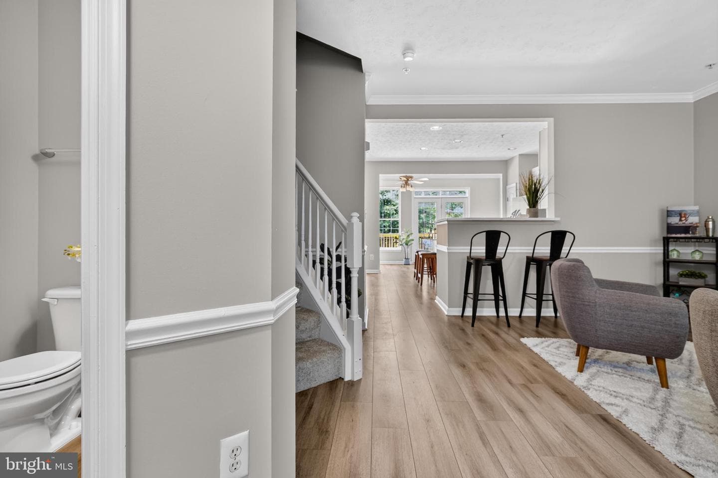 1483 Pangbourne Way photo 3