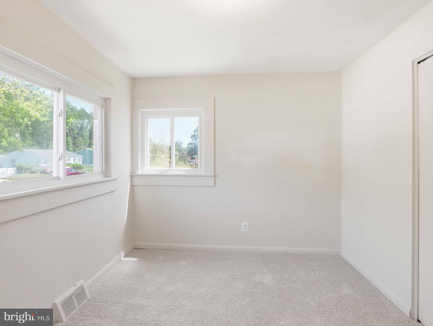 7878 Cheverly Lane photo 10