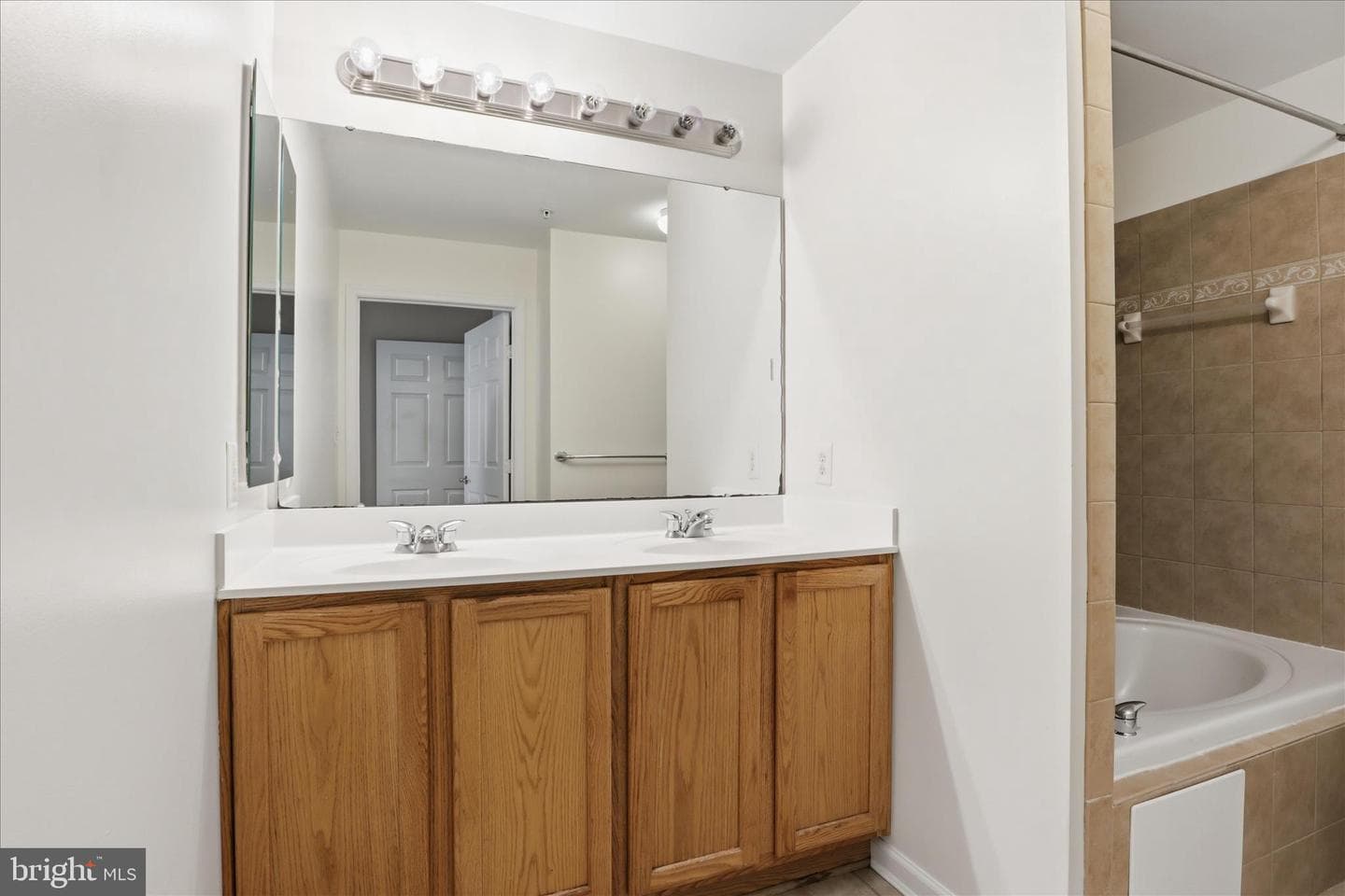 7212 Banwell Court photo 24