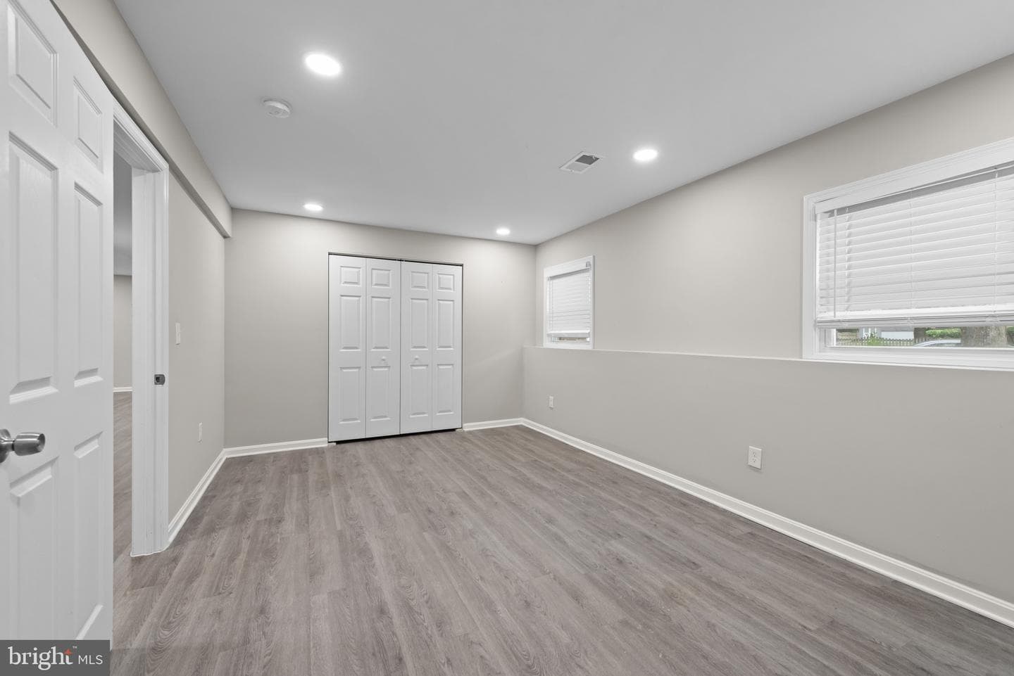481 Eastwood Court photo 22