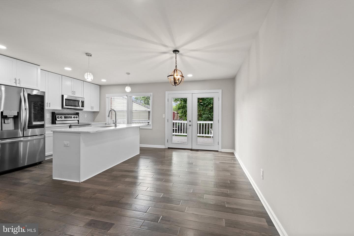 481 Eastwood Court photo 6