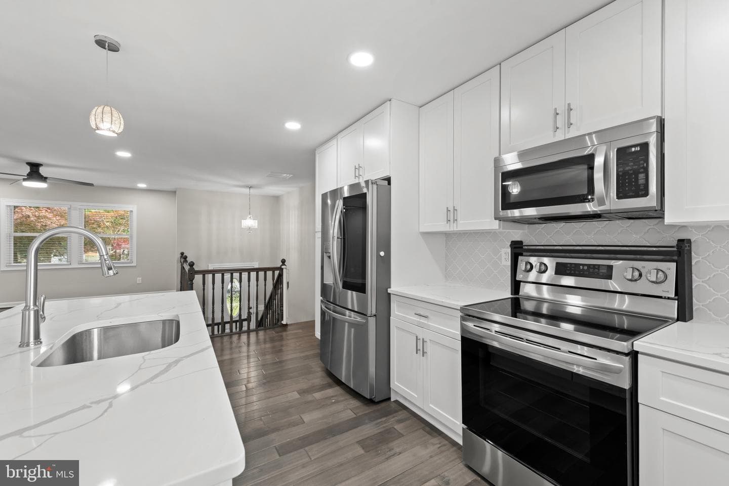 481 Eastwood Court photo 9