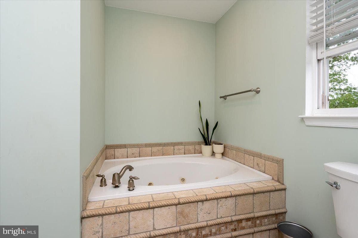 575 Knollwood Road photo 25