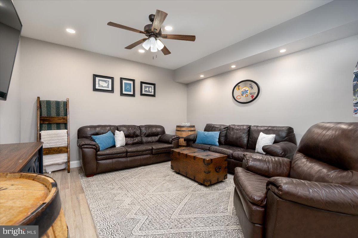 575 Knollwood Road photo 33
