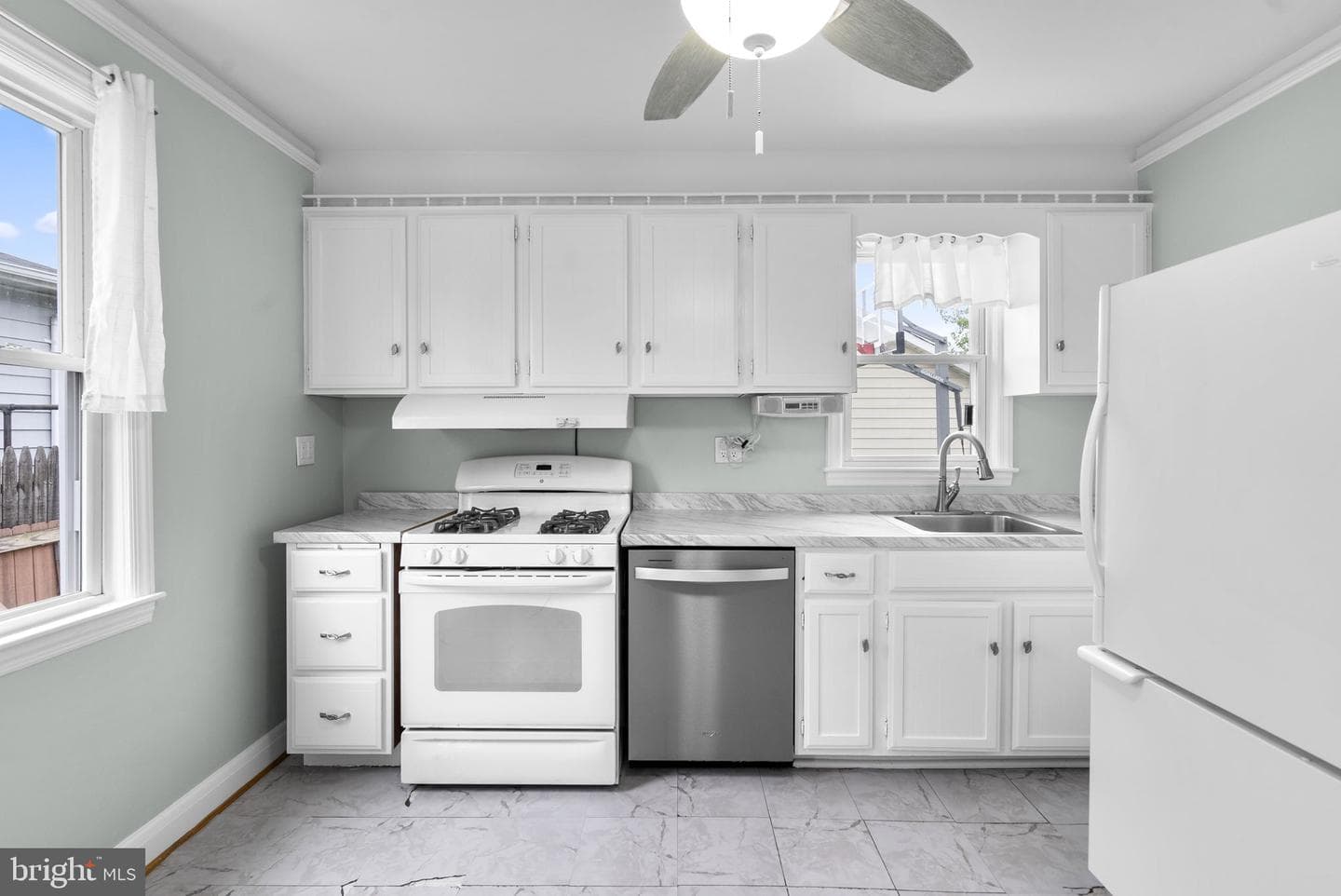 306 Vernon Avenue photo 14