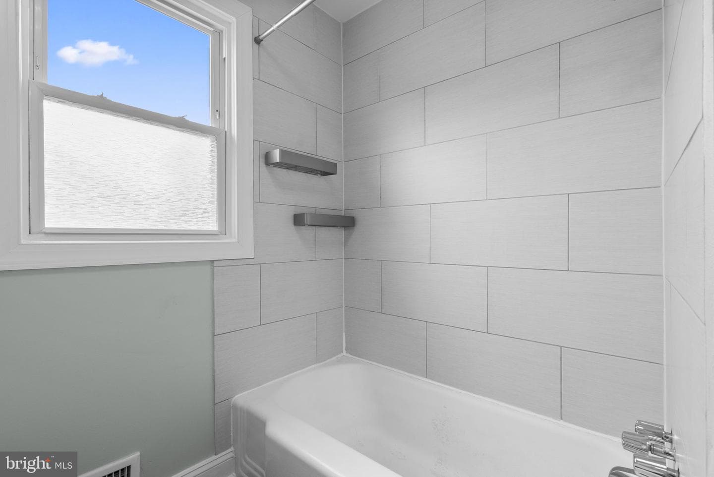 306 Vernon Avenue photo 22