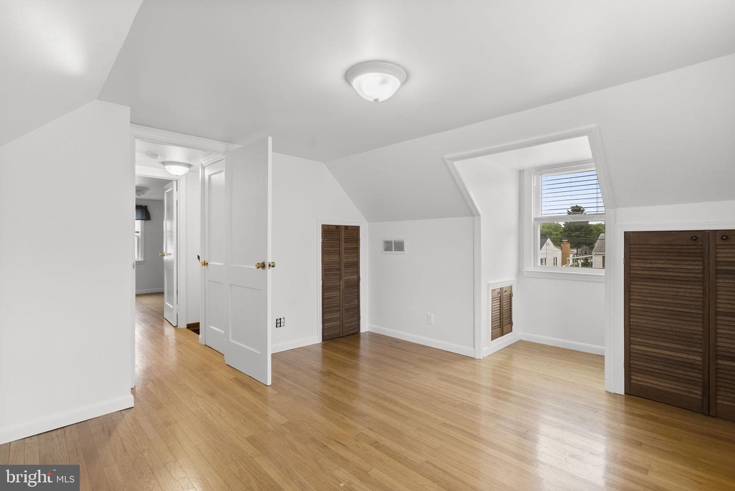 306 Vernon Avenue photo 27